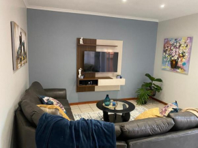 CozyatCaley - Private Apartment